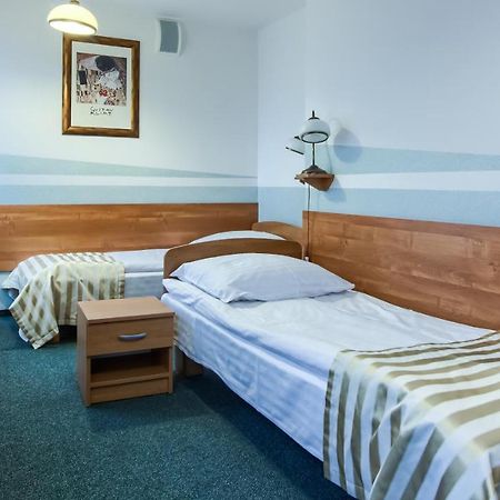 Hotel Konin Konin  Extérieur photo