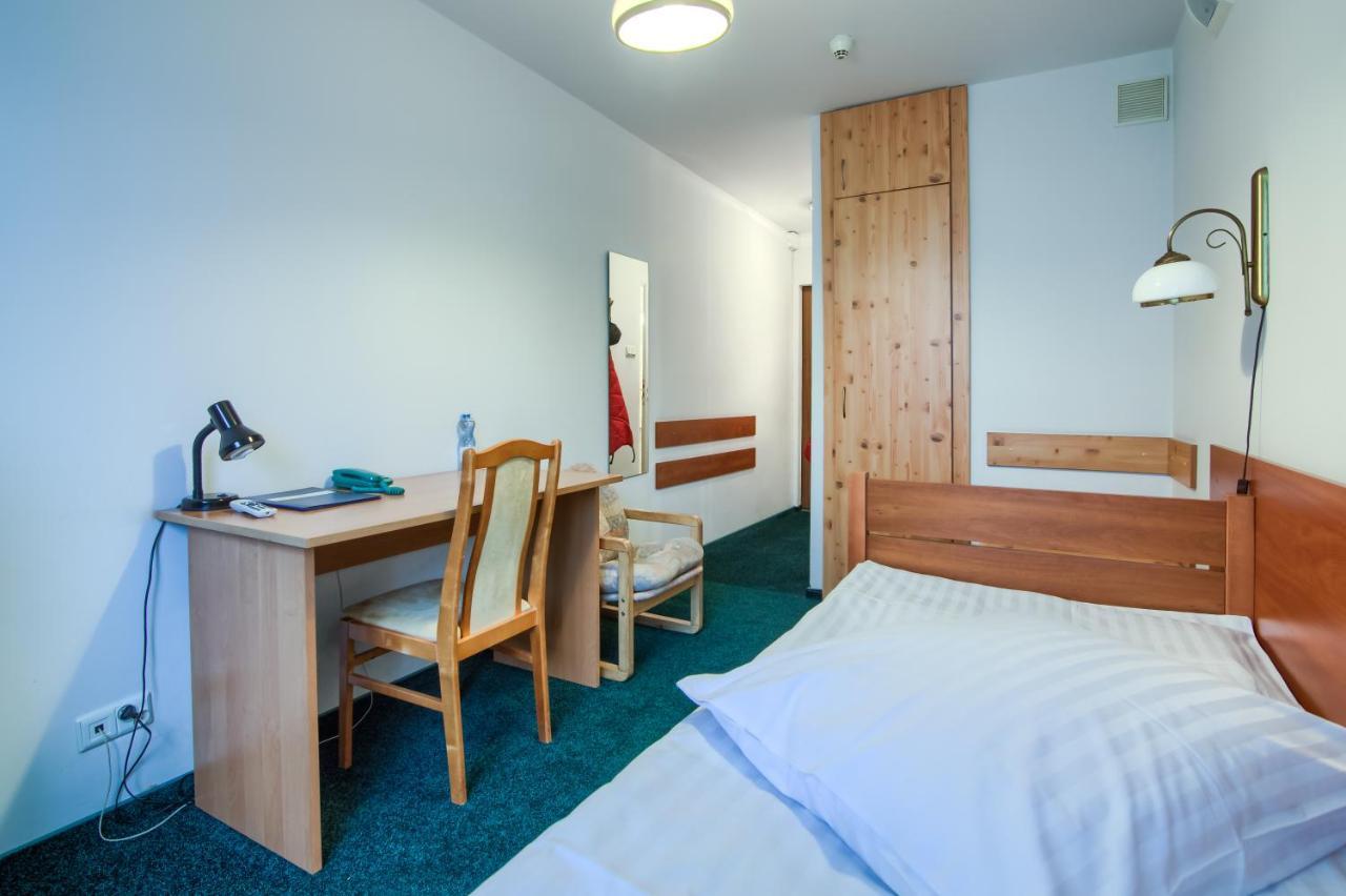 Hotel Konin Konin  Extérieur photo