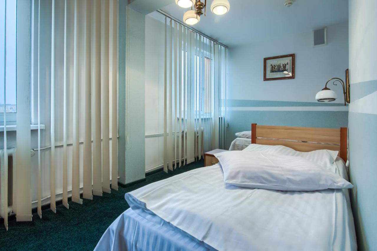 Hotel Konin Konin  Extérieur photo