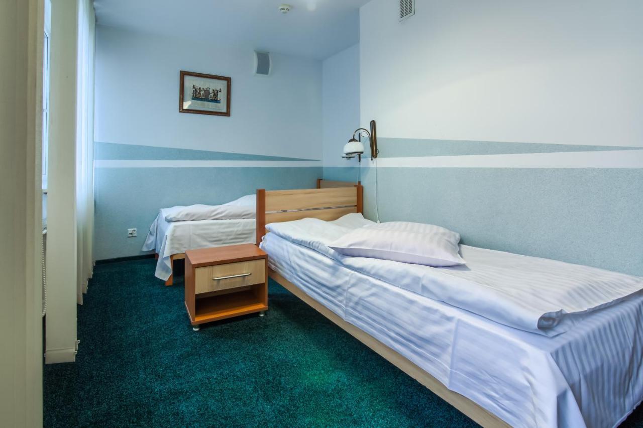 Hotel Konin Konin  Extérieur photo