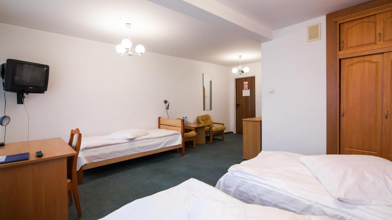 Hotel Konin Konin  Extérieur photo