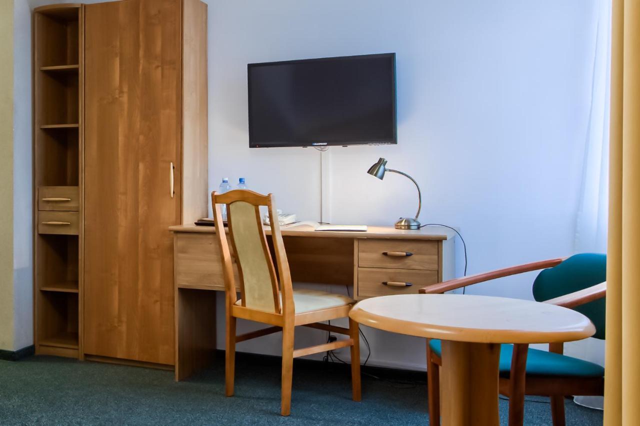 Hotel Konin Konin  Extérieur photo