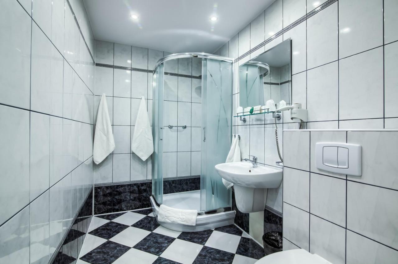 Hotel Konin Konin  Extérieur photo