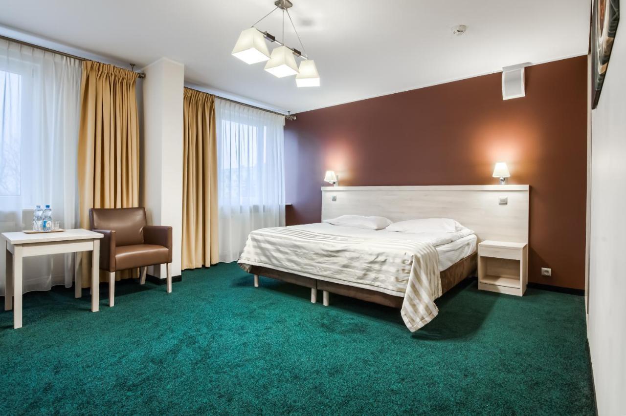 Hotel Konin Konin  Extérieur photo