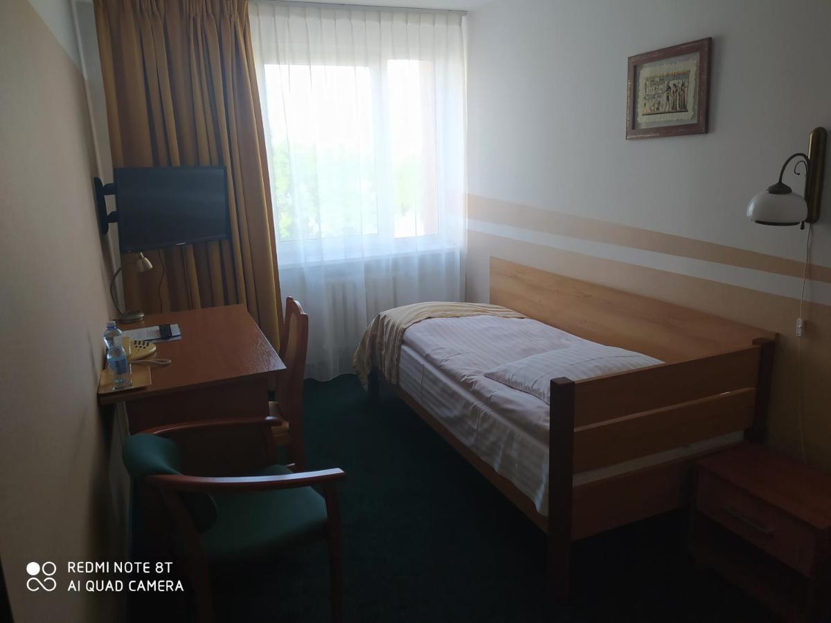 Hotel Konin Konin  Extérieur photo