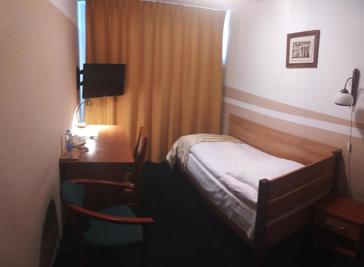 Hotel Konin Konin  Extérieur photo